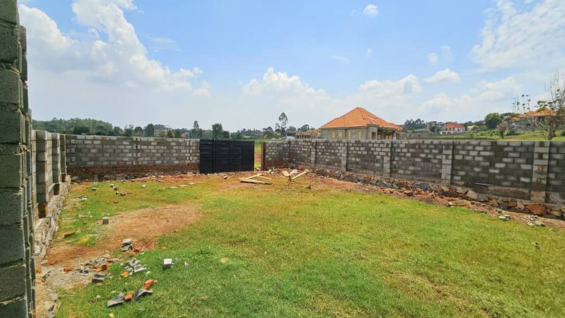 For Sale: 50by100ft Plot In Kira - Mulawa